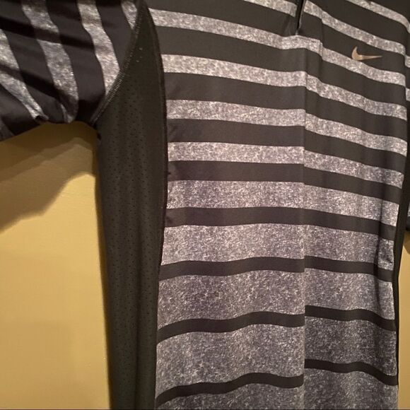 Nike Tiger Woods Striped Golf Polo - Picture 4 of 12